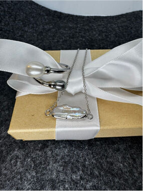 Natural White & Black Pearl Ring and Baroque Pearl Bracelet